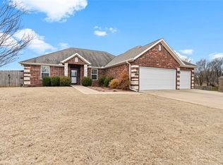 1305 Robins St, Pea Ridge, AR 72751