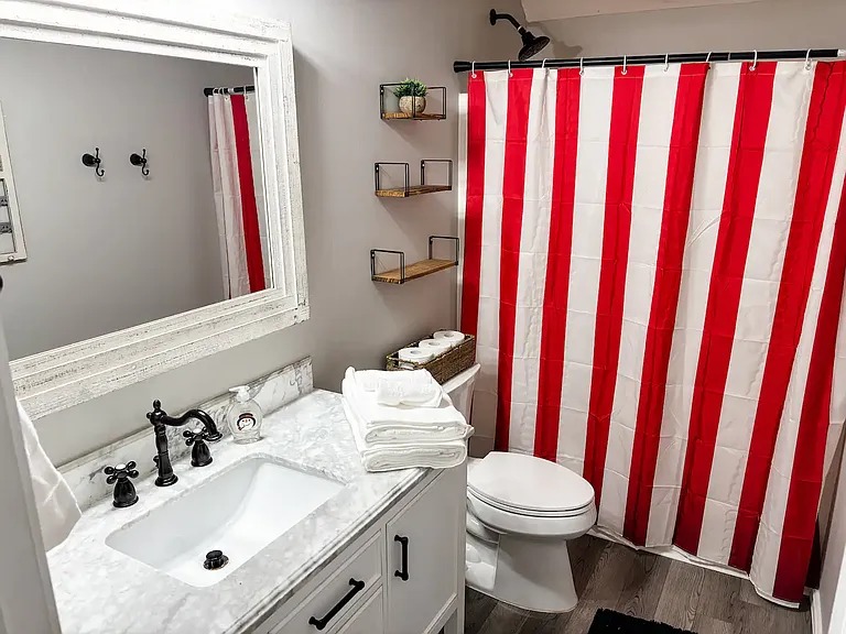 3000 N Lakewood Ct — Photo 16