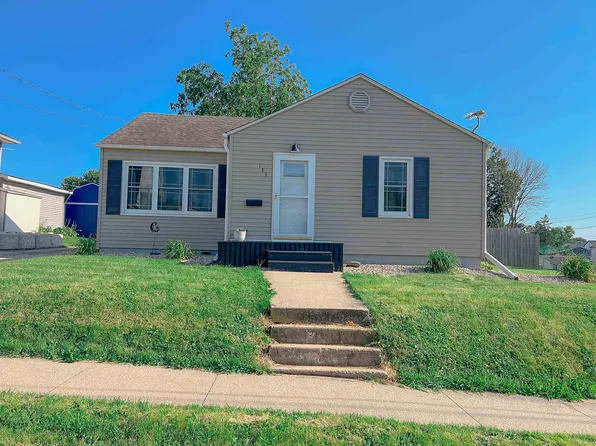 133 Adams St, West Union, IA 52175