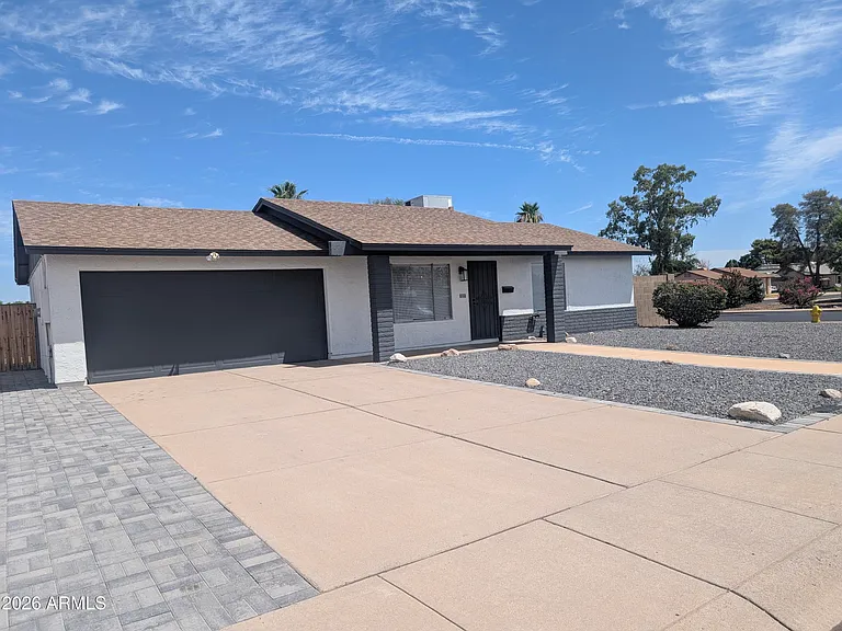 1222 W Auburn Dr — Photo 3