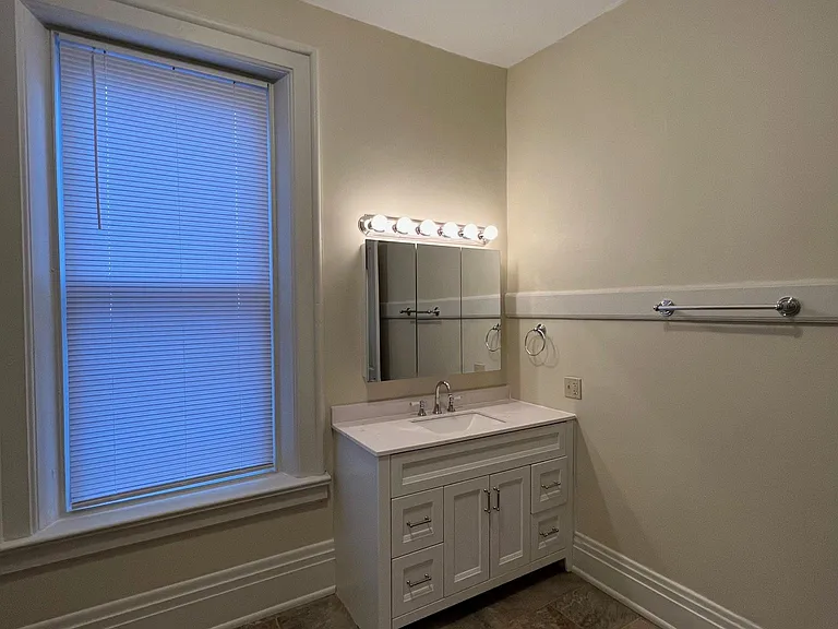 2360 Auburn Ave #5 — Photo 10