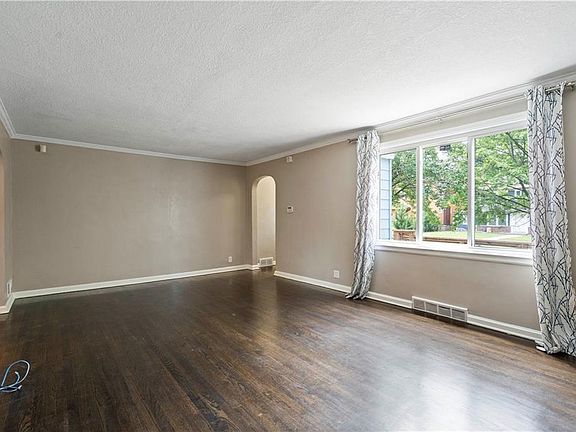 5th image of 5417 Tracy Ave