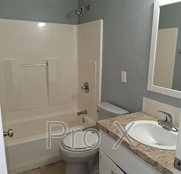 407 Park St #C — Photo 6