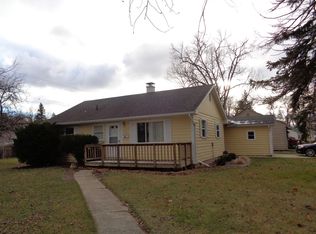 1402 E Sugnet Rd, Midland, MI 48642