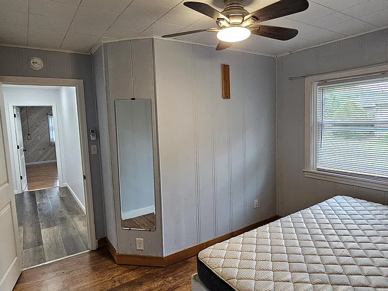 602 E Market St — Photo 19