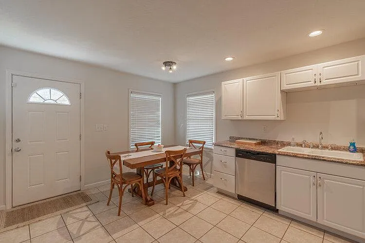 3814 S Landess St — Photo 12