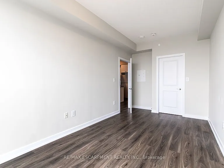 450 Dundas St E #1113 — Photo 33