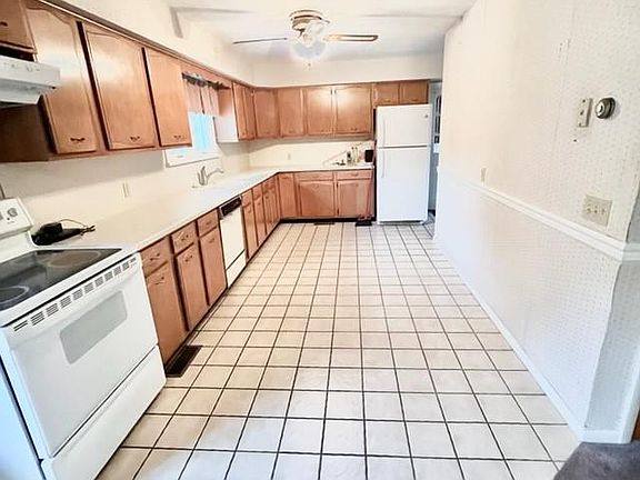 3rd image of 329 Wilson St