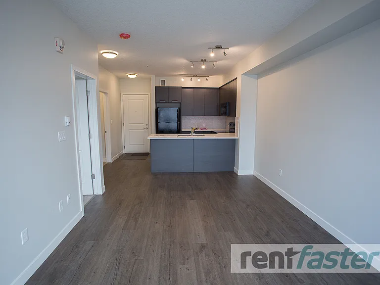 588 Griesbach Parade NW — Photo 7