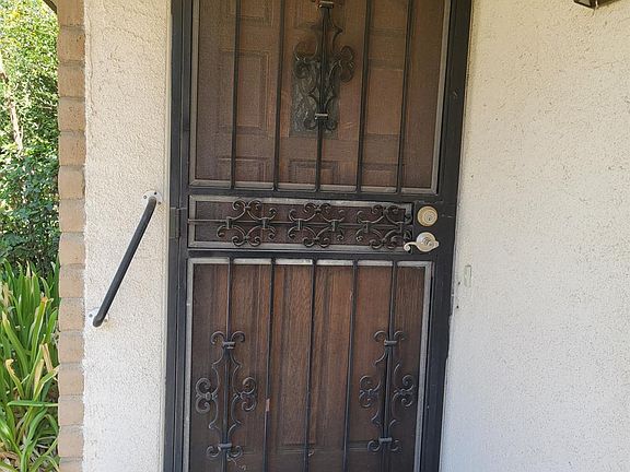 3rd image of 444 W Indianapolis Ave