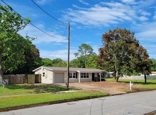 250 S Lorraine Dr, Mary Esther, FL 32569