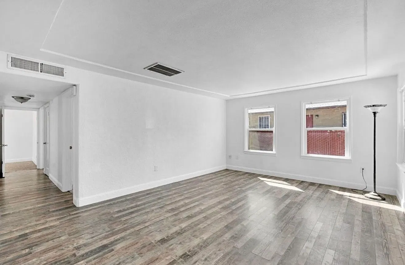 3 bed, 988 sqft, $2,050 — Photo 4