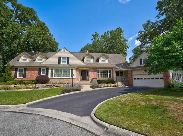 900 Wells Ct, Bay City, MI 48708