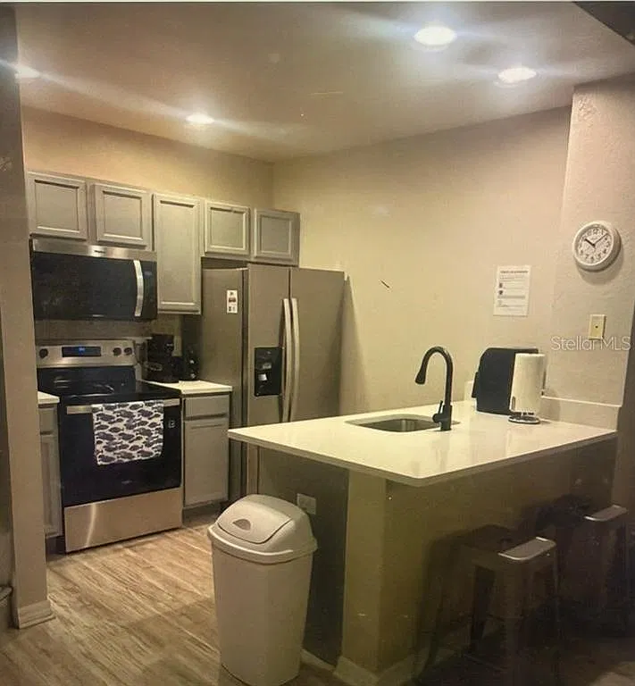 3 bed, 2.0 bath, 1296 sqft, $1,965 — Photo 2