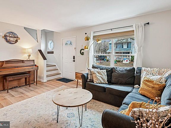 3rd image of 5191 Spring Ave