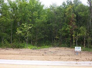 1384 Castlehill Dr, Rockford, IL 61107