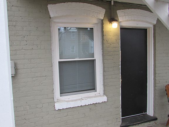 2nd image of 2008 Rosewood Ave APT A