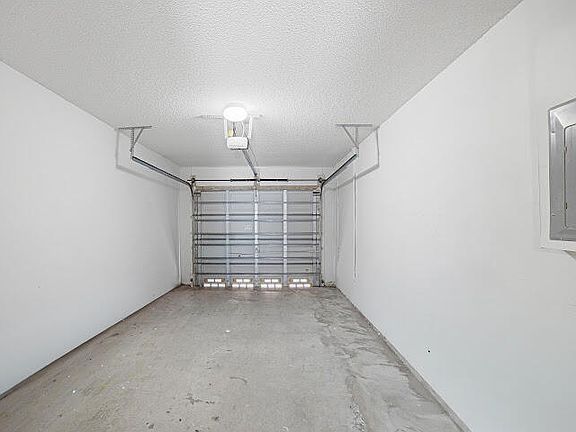 4th image of 8596 Jade Drive