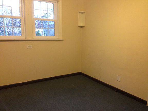 5th image of 568 Westview Blvd