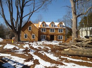 5 Lillian Ct, Berkeley Heights, NJ 07922