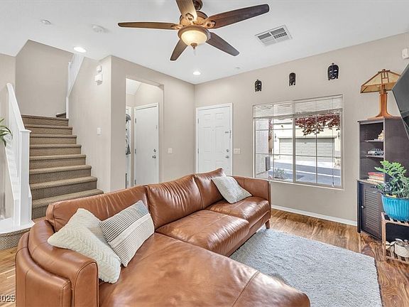 5th image of 9737 Darlington Ct