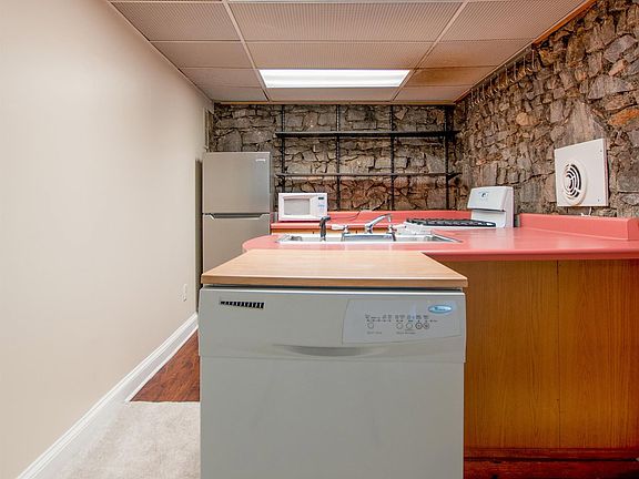 5th image of 867 Rosedale Rd NE APT 2