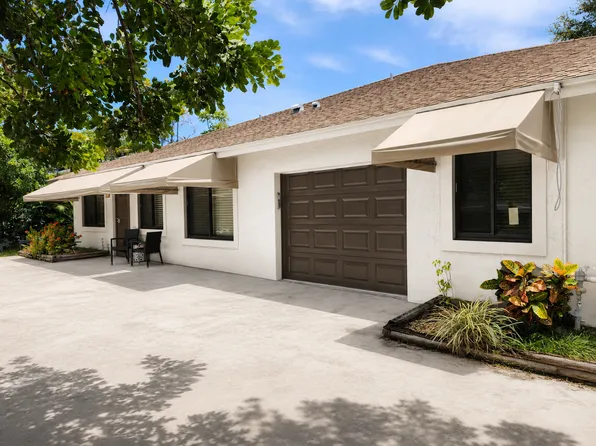 825 Dogwood Dr #C, Delray Beach, FL 33483