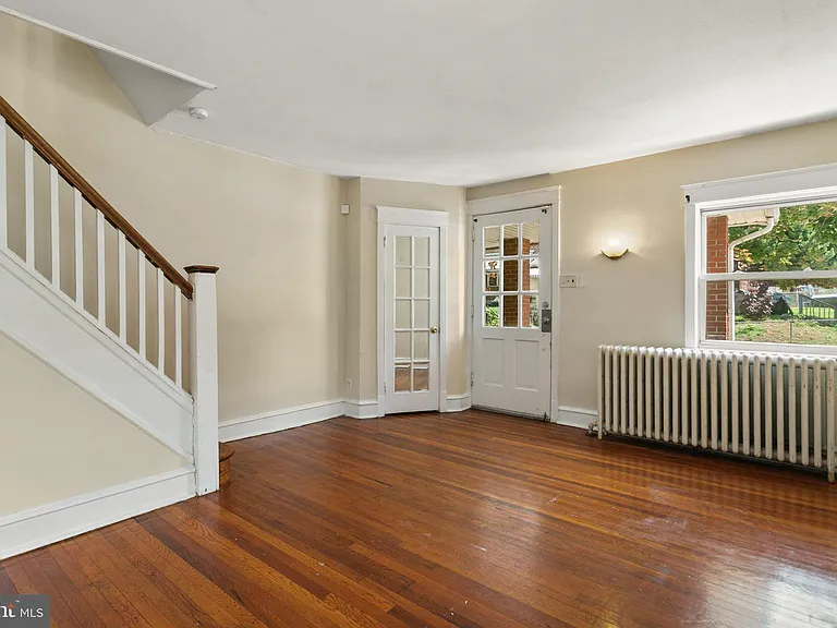 450 Glendale Rd — Photo 3