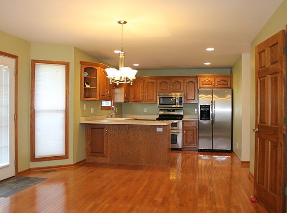 3rd image of 840 Kimberly Ln