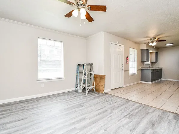 Katy Oaks 1526, 1526 East Ave APT 203, Katy, TX 77493
