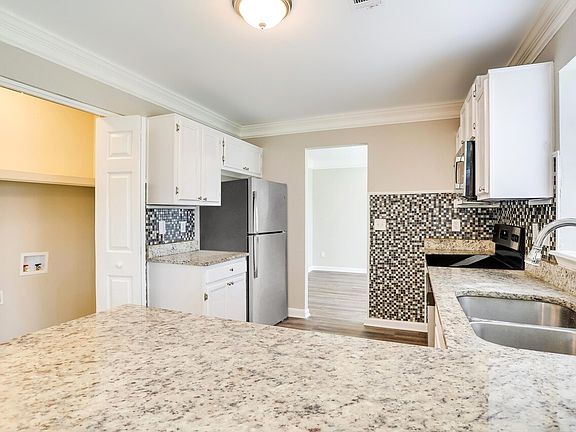 5th image of 6574 Eastbriar Dr