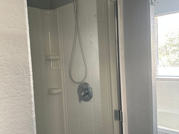 3rd image of 6627 Clovis Ct