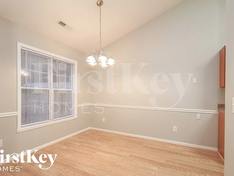 4040 Creekside Ct — Photo 6