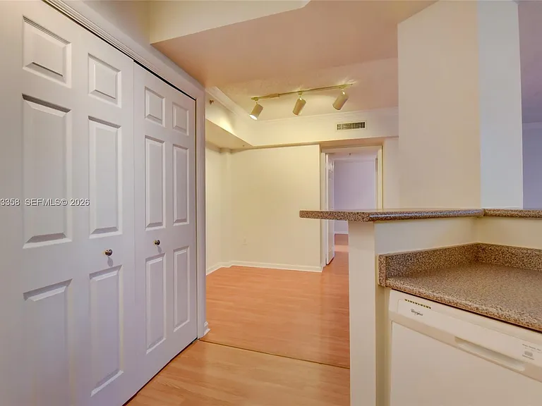 1919 Van Buren St #311A — Photo 13