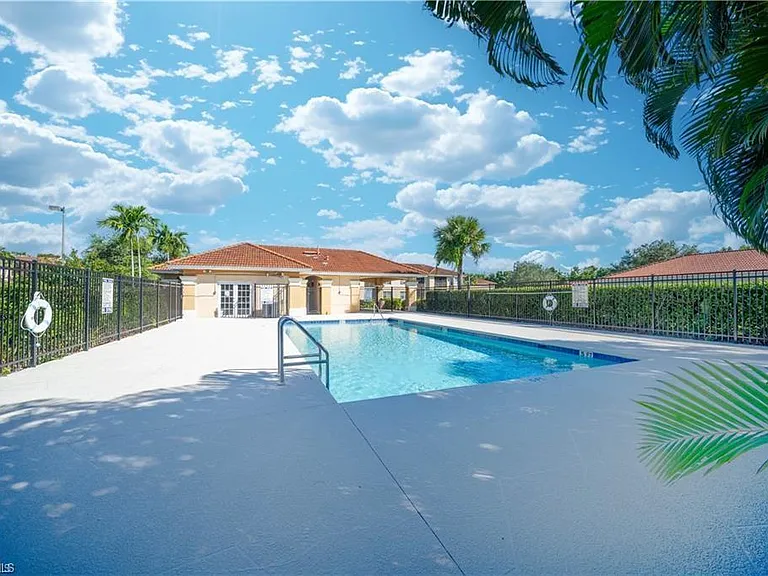 4172 Castilla Cir #101 — Photo 38