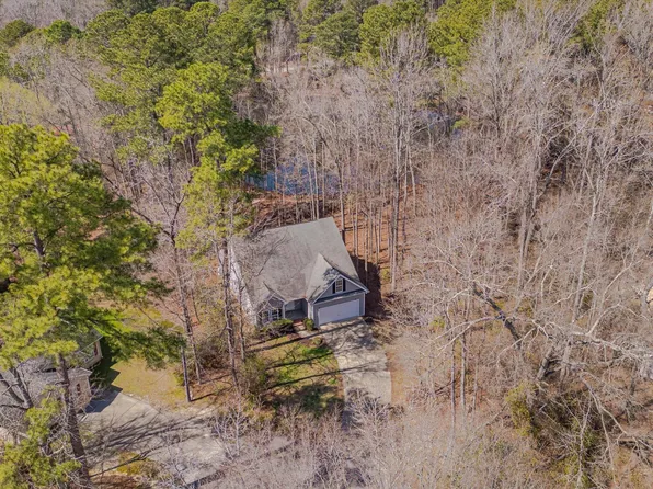 2604 Spring Dr, Raleigh, NC 27610