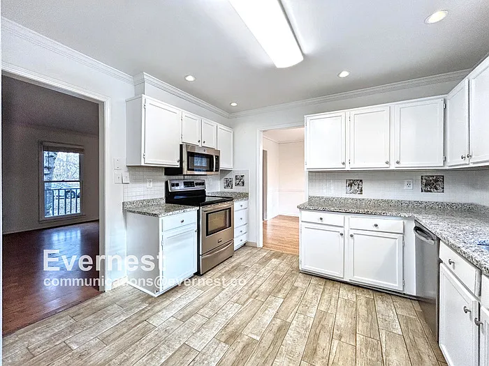 405 Revere Ct — Photo 6