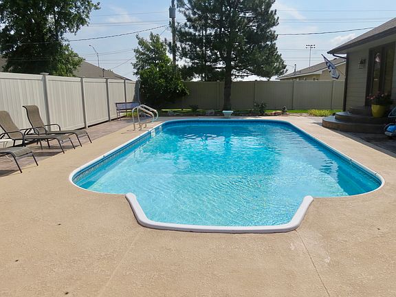 4th image of 1318 E 19th Ave