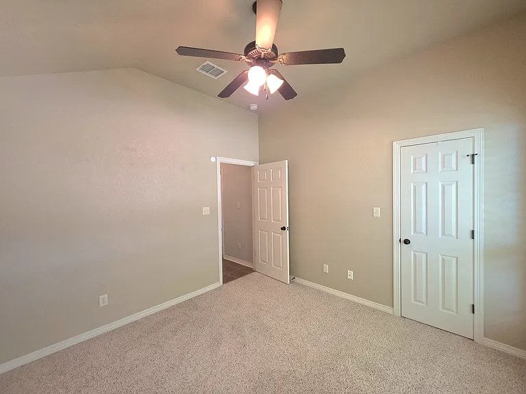 5020 Sean Patrick Gln — Photo 23