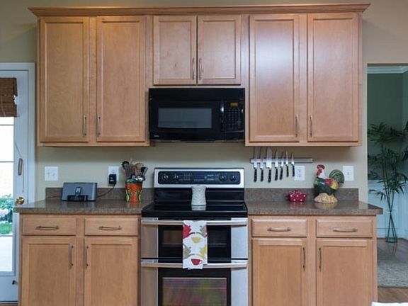 5th image of 4070 Sabrina Ct