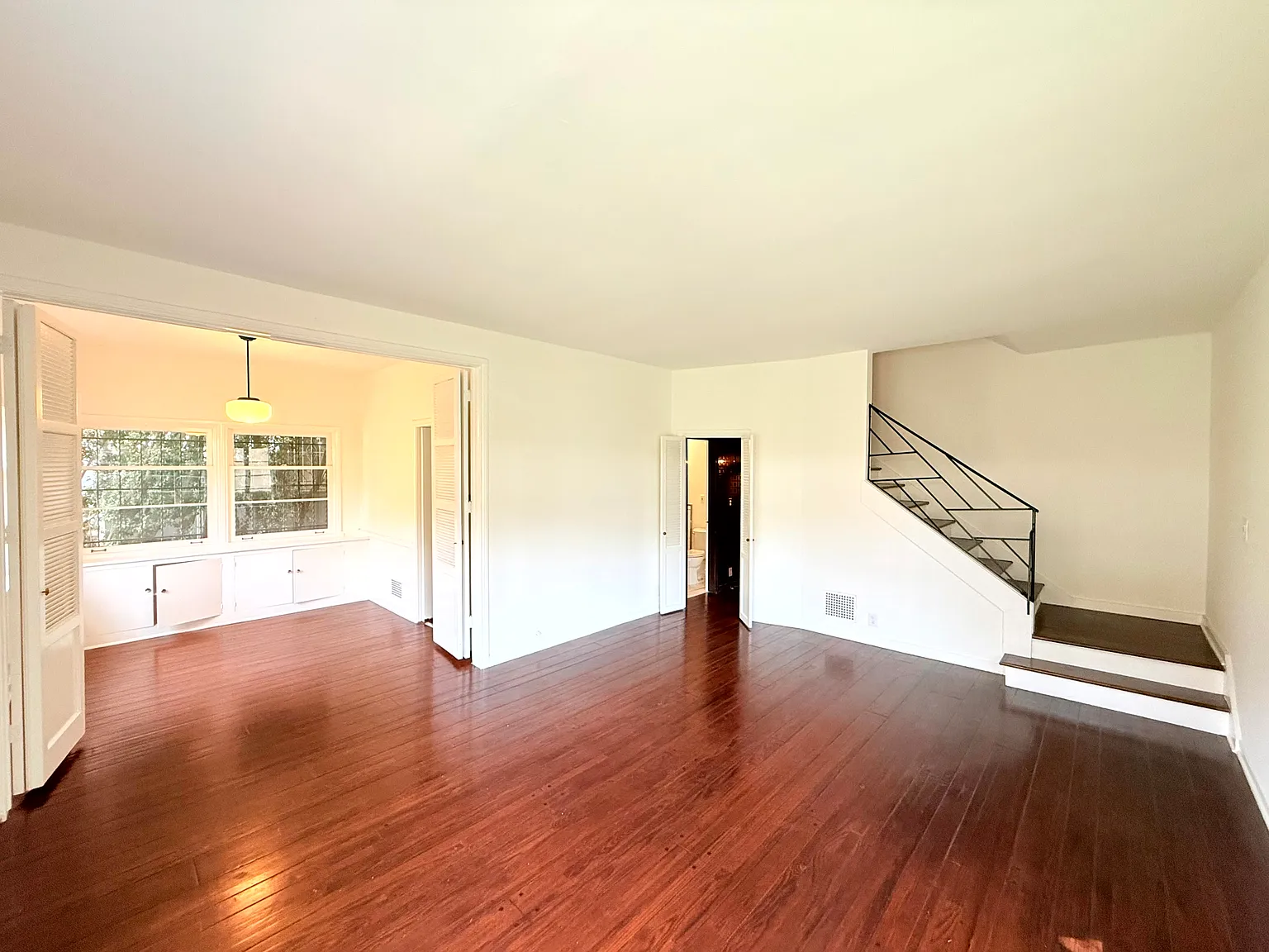 2 bed, 2.5 bath, 1400 sqft, $3,700 — Photo 2