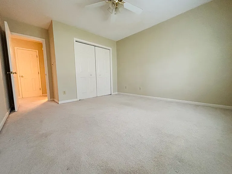 6740 Grovebelle Dr — Photo 11