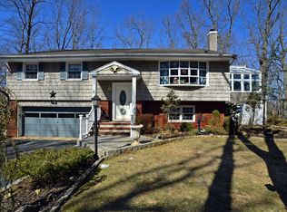 6 Warren Dr, Marlboro, NJ 07746