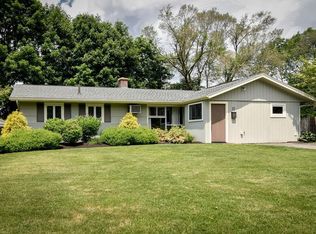 22 Mayflower Rd, Framingham, MA 01701