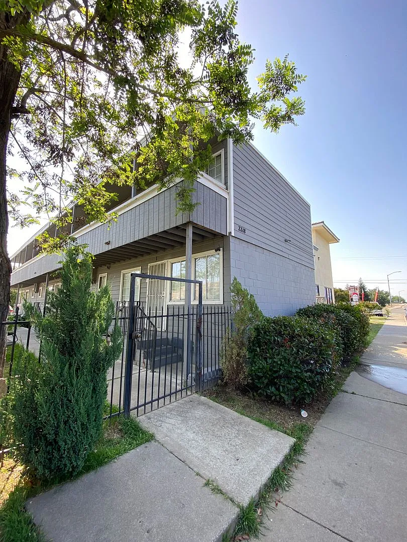 3318 Rio Linda Blvd — Photo 2