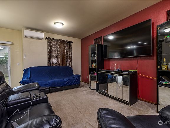5th image of 4826 E E Street