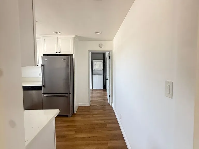 1518 E 3rd St — Photo 5