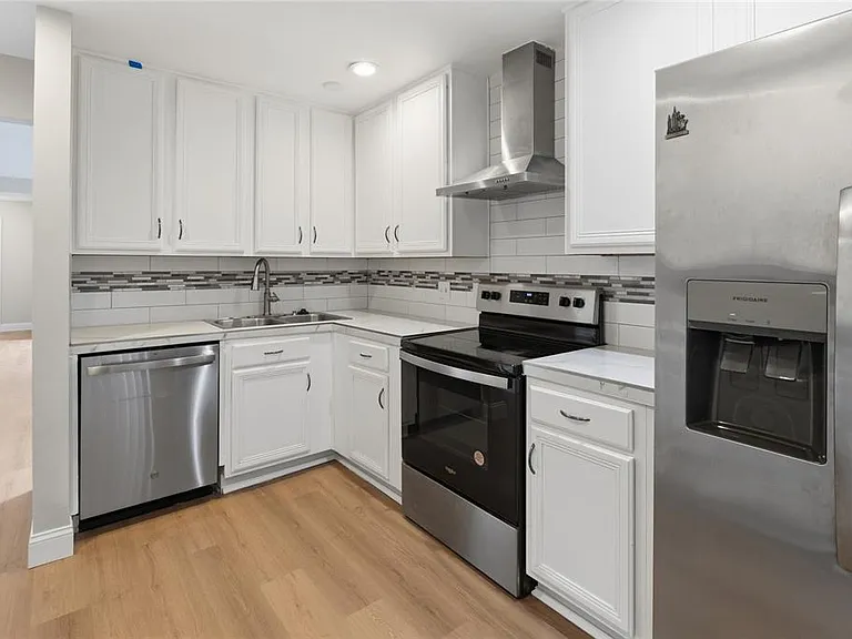 7102 Harbor Heights Cir — Photo 10
