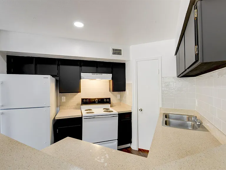 7200 W T C Jester Blvd #904 — Photo 18