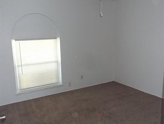 5th image of 7021 Nandina Dr